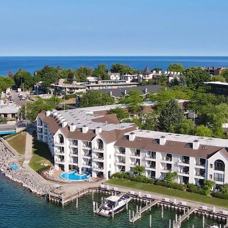 359 Edgewater Inn Charlevoix Exterior photo